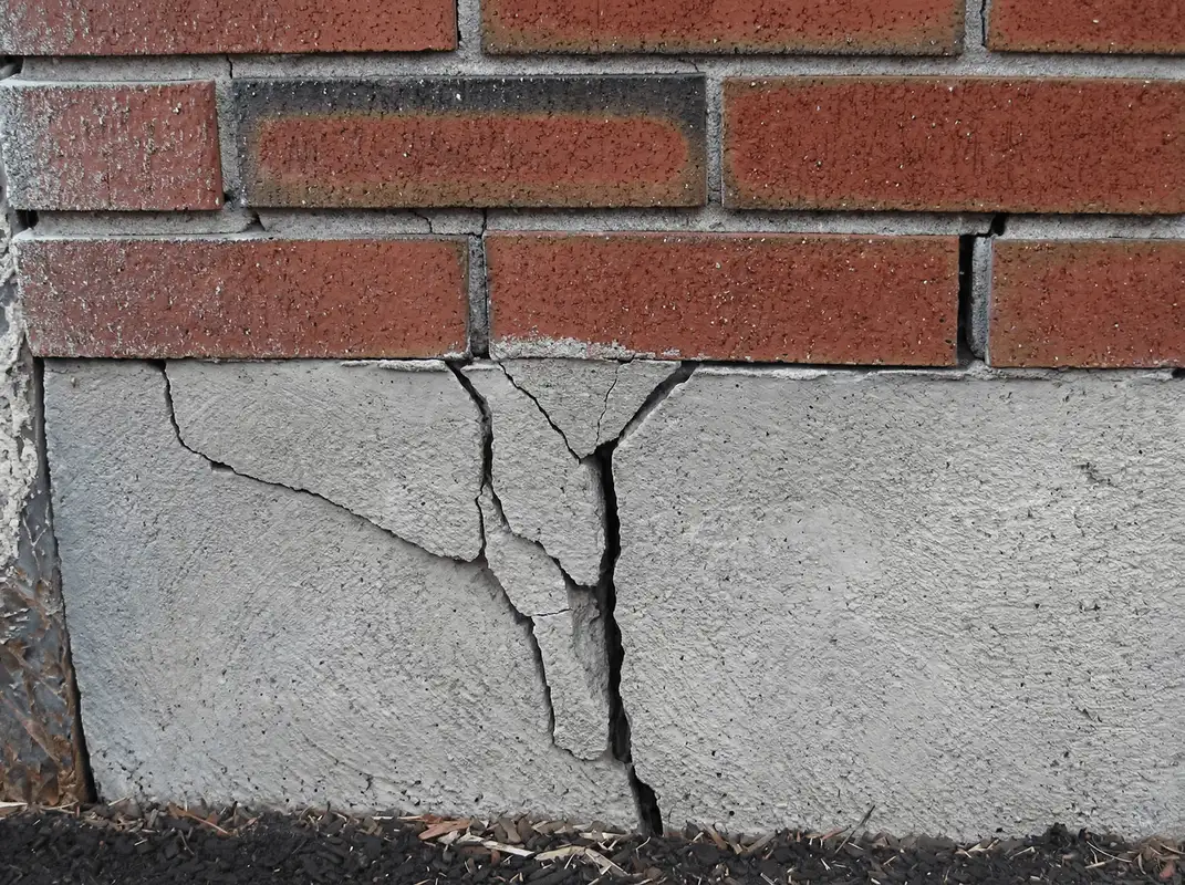 Concrete foundation with serious structural damage in Fort Wayne, IN